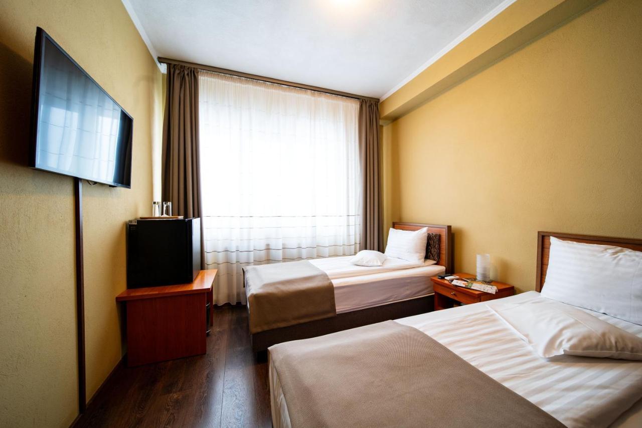 Areo Hotel & Restaurant Bradesti Exteriér fotografie